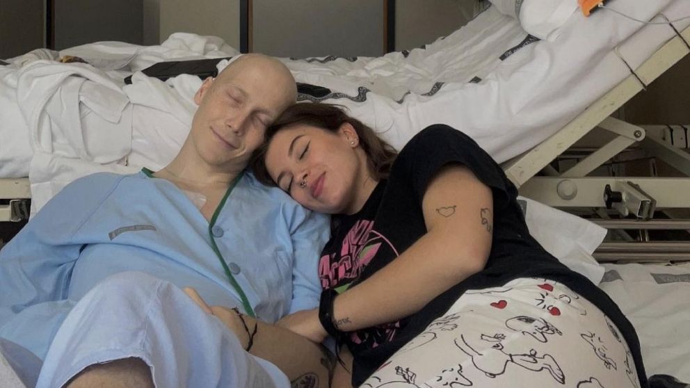 La conmovedora despedida de la novia de Charlie, el influencer de TikTok que falleció de cáncer.