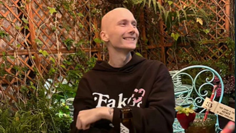 Falleció Charlie, el influencer de TikTok que se volvió viral por contar su lucha contra el cáncer.
