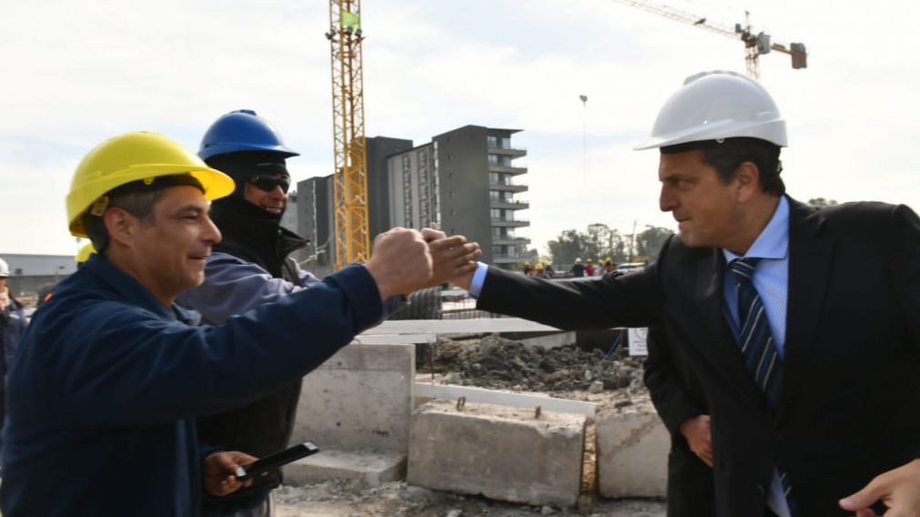 El ministro de Economía, Sergio Massa, adelantó que "mañana o pasado" su cartera y la AFIP comunicarán las "condiciones" de aplicación" de la extensión de incentivos a la construcción, a través de la correspondiente reglamentación.