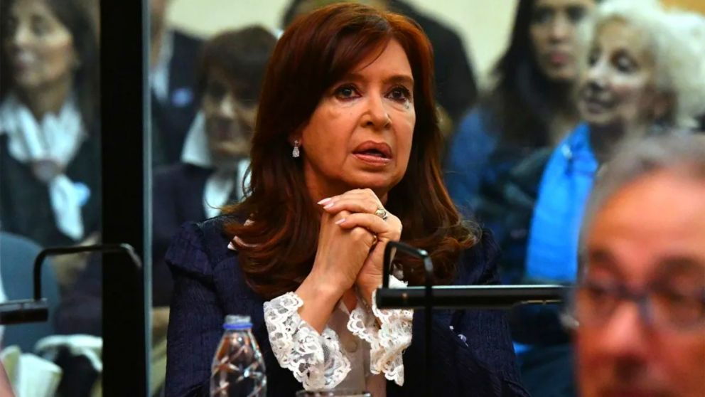 Cristina Kirchner recibió apoyo del arco político.