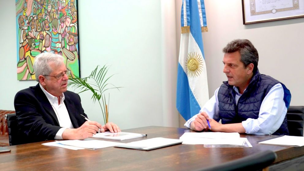 Sergio Massa junto al flamante funcionario Gabriel Rubinstein.
