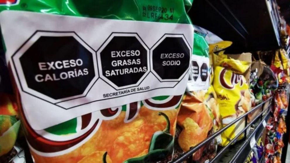 La Ley de Etiquetado Frontal será aplicada a productos con exceso de grasas, azúcares, sodio y calorías.