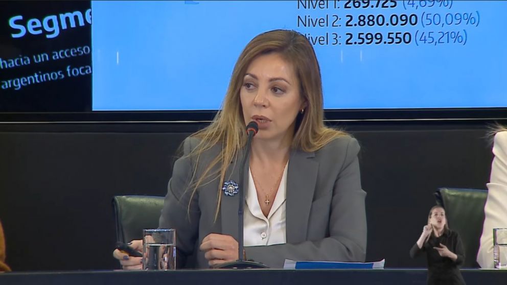 La flamante ministra de Energía nacional repudió la filtración de datos personales de famosos (Télam)