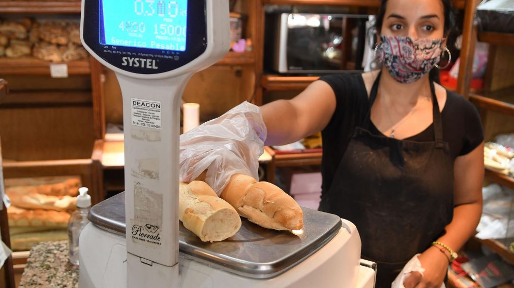 El kilo de pan ya se vende a 400 pesos en el área metropolitana (Crónica/Rubén Paredes).