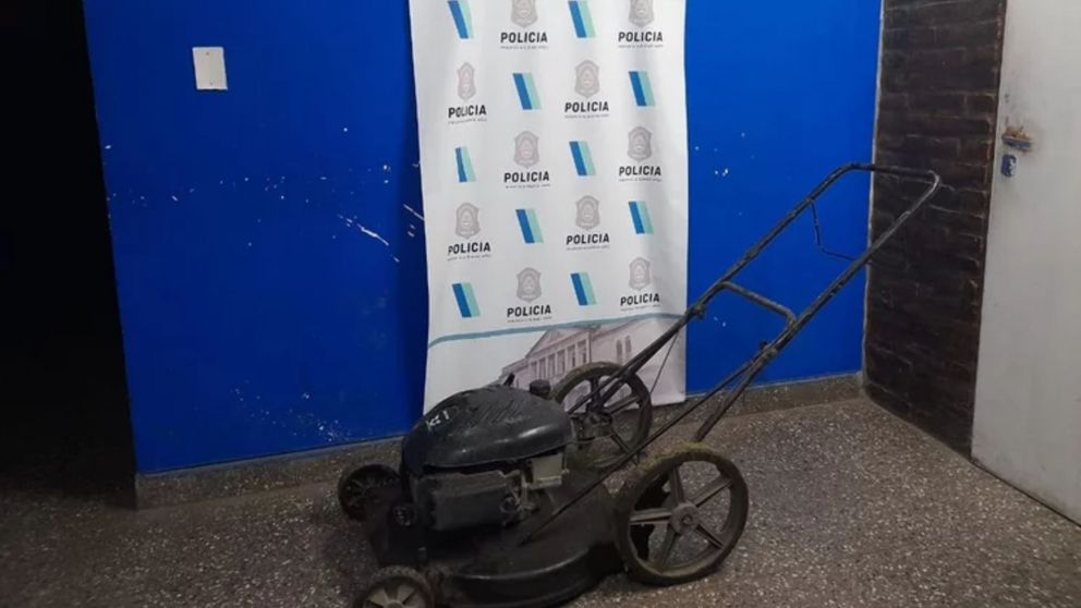 La cortadora de pasto fue recuperada por la policía.