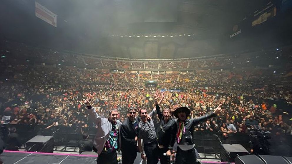 Turf brilló en su visita a México tras la invitación de la banda local DLD