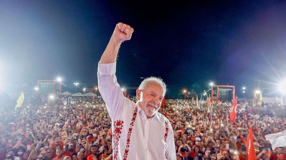 Luiz Inácio Lula da Silva, puso en marcha su campaña con un acto en Sao Bernardo do Campo, el cordón industrial del Gran San Pablo.