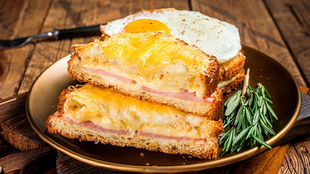 Croque Monsieur, un riqu�simo s�ndwich franc�s muy f�cil y r�pido de preparar.