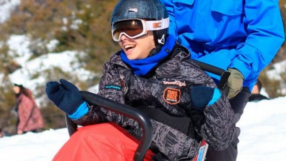 Tiene par�lisis cerebral y cumpli� su sue�o de ir al viaje de egresados con sus amigos (Imagen redes sociales).