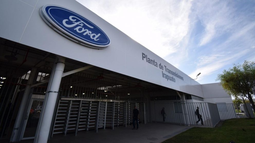 La empresa ofrece puestos de trabajo a j�venes estudiantes y graduados de la secundaria.