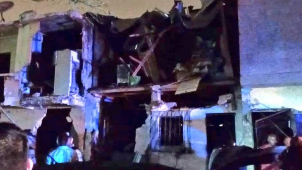 Cinco muertos y 26 heridos en una explosión en Guayaquil; el gobierno responsabilizó al narcotráfico.