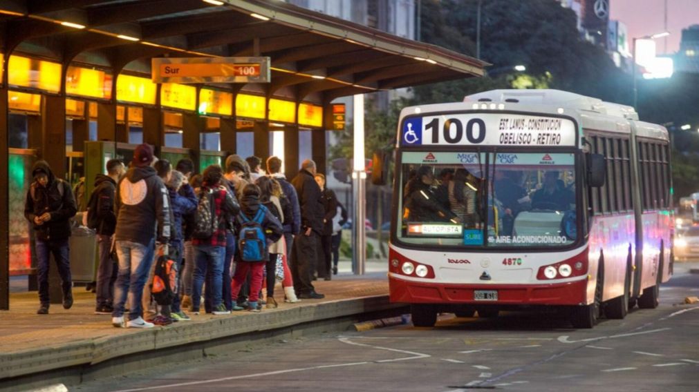 No habrá colectivos desde este jueves a las 22 hasta las 5 del viernes.