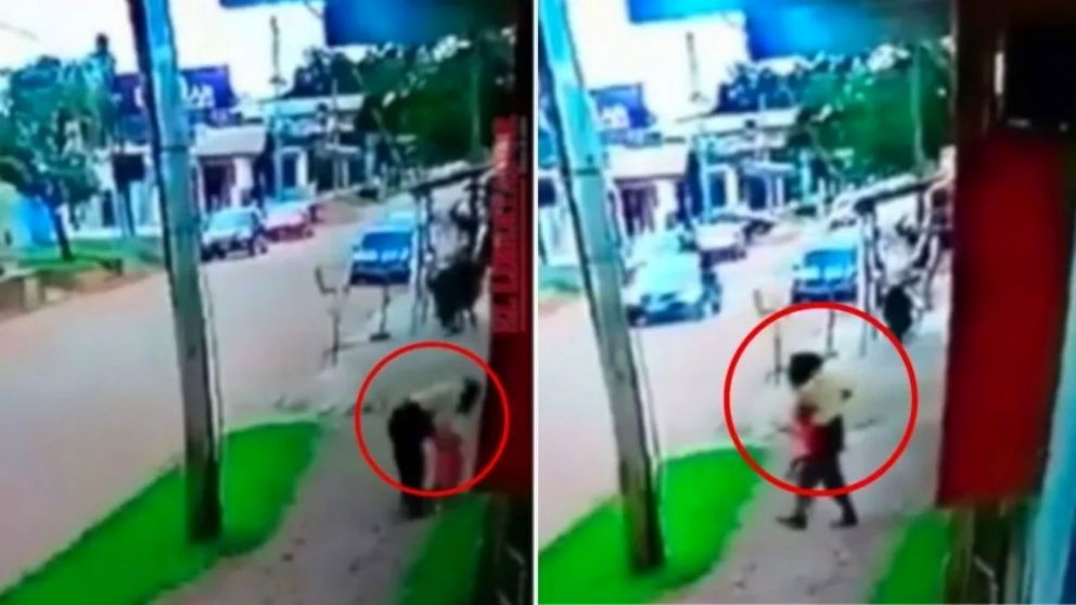 El violento ataque de una madre a su chiqutia (Captura de video).