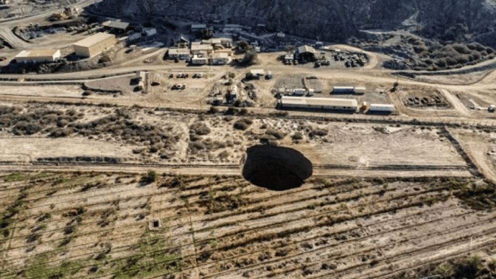 El pozo encontrado en Atacama fue fotografiado por un dron.