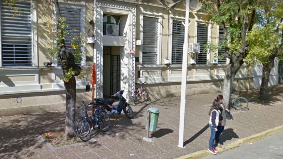 La menor fue asistida en un comienzo en este centro de salud de Colón, provincia de Buenos AIres.