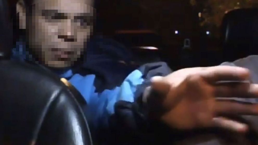 El robo a bordo de un taxi en Rosario fue filmado y la policía busca al ladrón.