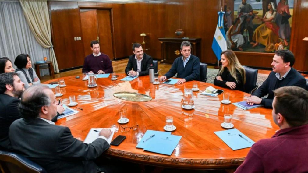 Massa se reunió con el nuevo equipo de la Secretaría de Energía.