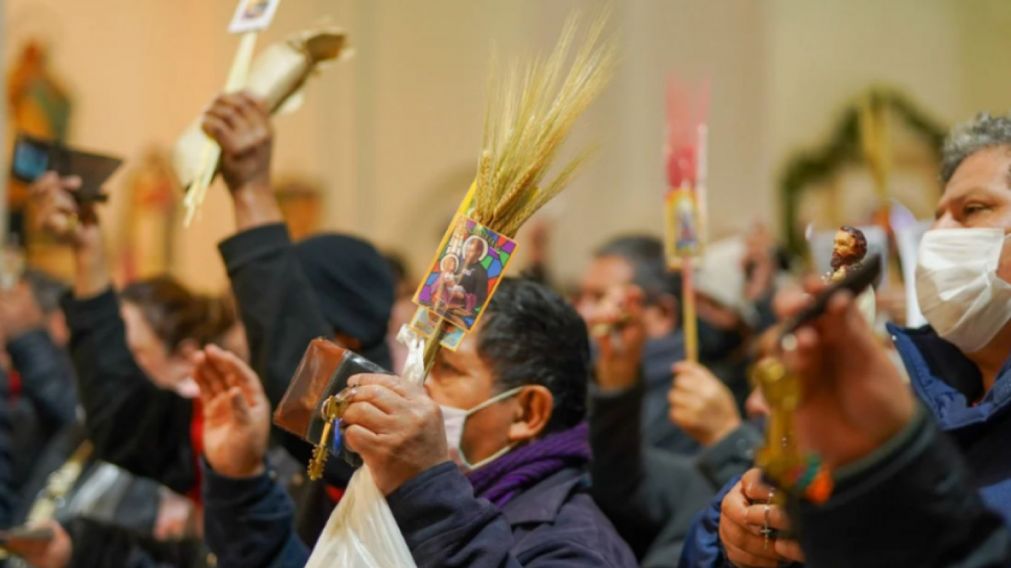 Miles de fieles participaron de la celebración en la parroquia de Liniers (Foto: Rafael Mario Quinteros)