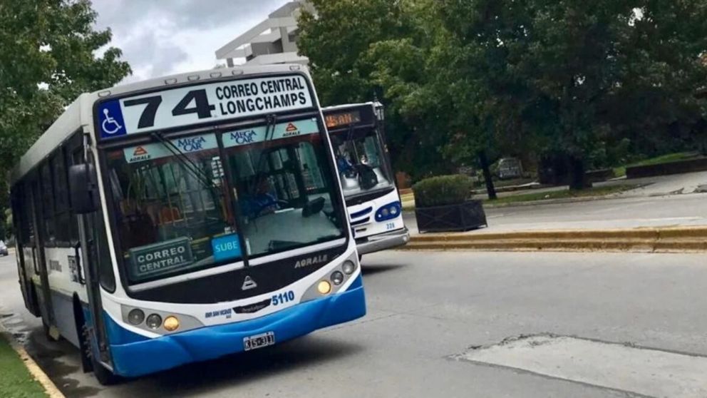 Un grupo de WhatsApp para avisar el recorrido del colectivo: una idea innovadora y �til para los trabajadores y estudiantes.