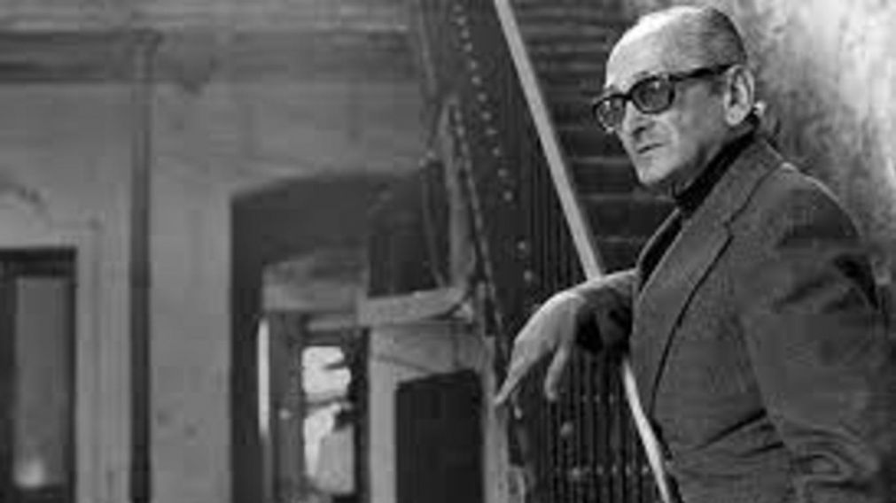 Osvaldo Pugliese fue en el aspecto personal un hombre medido, sin duda, tímido.