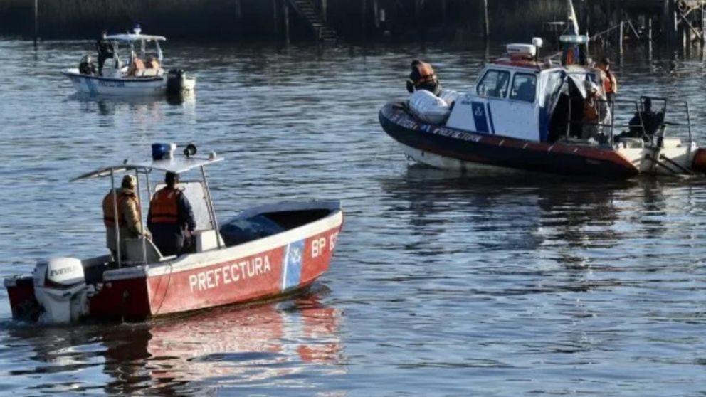 La Prefectura Naval utilizó distintas embarcaciones en el operativo (Télam).