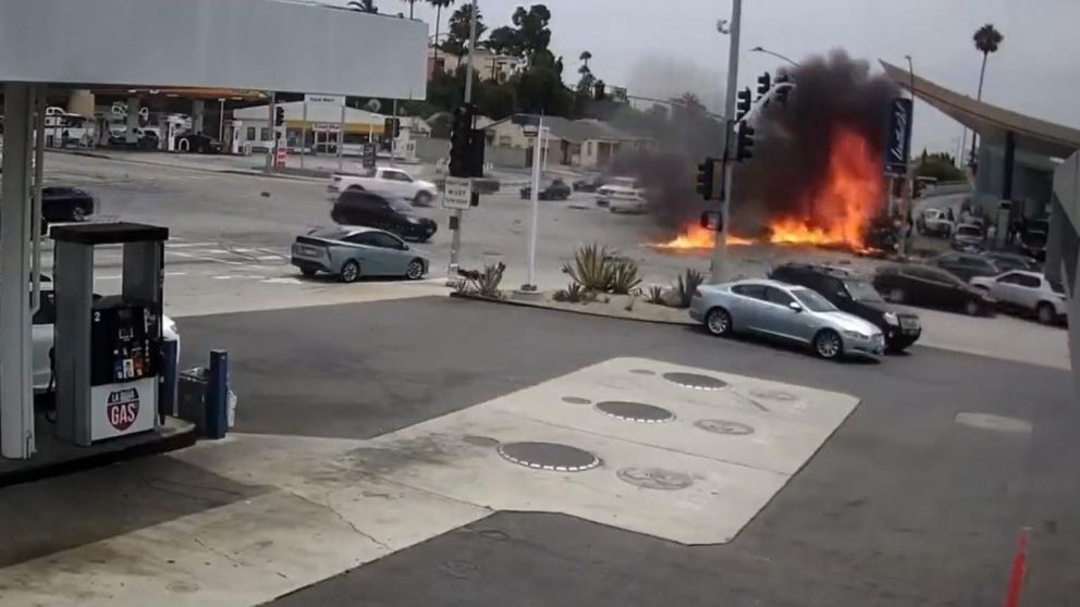 Una adulta mayor sería la conductora del vehículo que provocó el accidente.