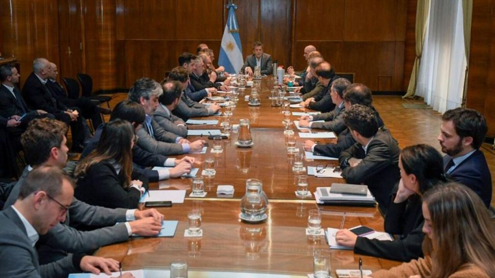 Sergio Massa se reúne con todo el gabinete económico (Télam).