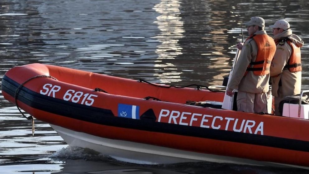 Prefectura Naval trabaja intensamente en la zona (Télam).