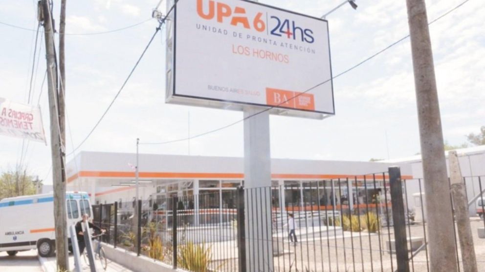 La mujer herida fue trasladada a la Unidad de Pronta Atención (UPA) de Los Hornos, La Plata.