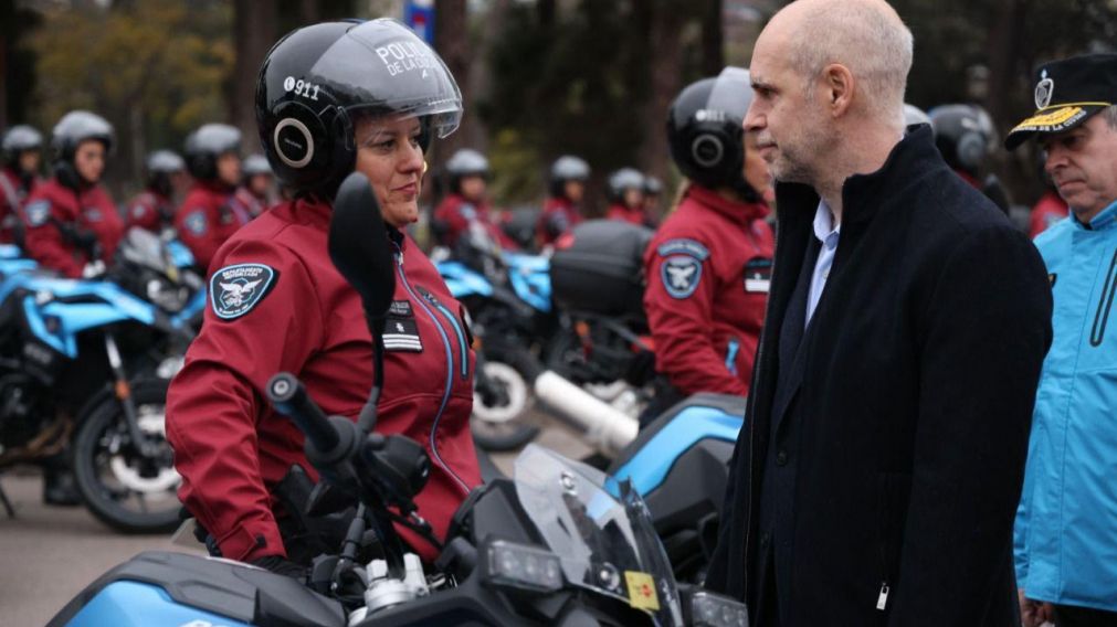 El jefe de Gobierno porte�o, Horacio Rodr�guez Larreta, encabez� la entrega de 100 motos a la Polic�a de la Ciudad.