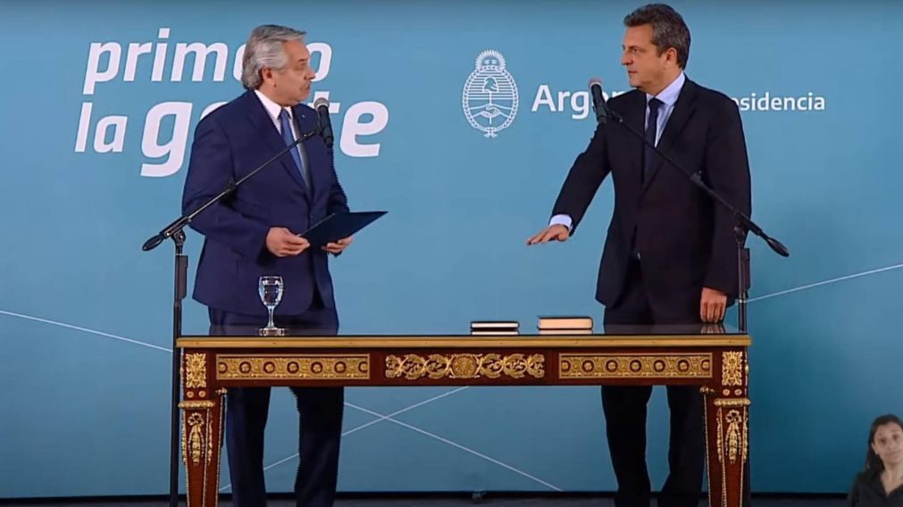 Sergio Massa juró como superministro.