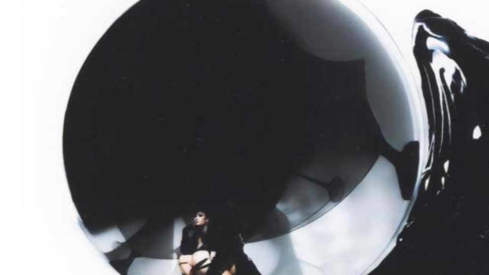 Demi Lovato presenta su single pop-punk "Substance"