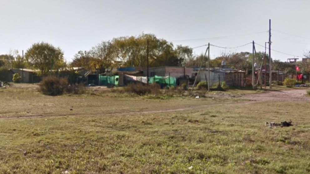 El cuerpo sin vida y parcialmente quemado del nenito fue encontrado en este predio.