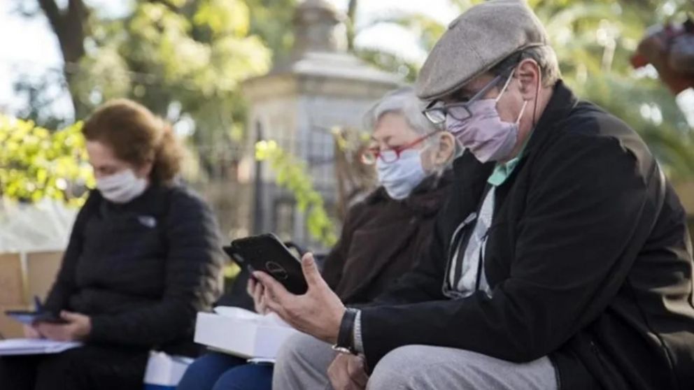 Jubilados y pensionados recibirán un monto extra.
