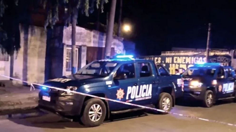 La policía trabajando en el lugar luego de que el hombre confesara el crimen.