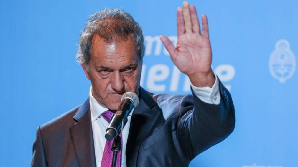 "Sigo trabajando en el Gobierno", aseguró Daniel Scioli, otra vez al frente de la embajada argentina en Brasil.