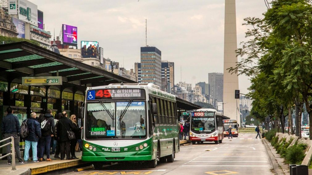 Ante la inflación acelerada, los colectiveros quieren acordar nuevos aumentos de sueldos.