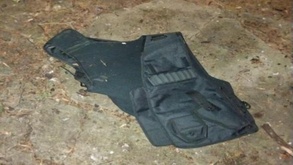Este es el chaleco antibalas que fue secuestrado por los investigadores policiales.