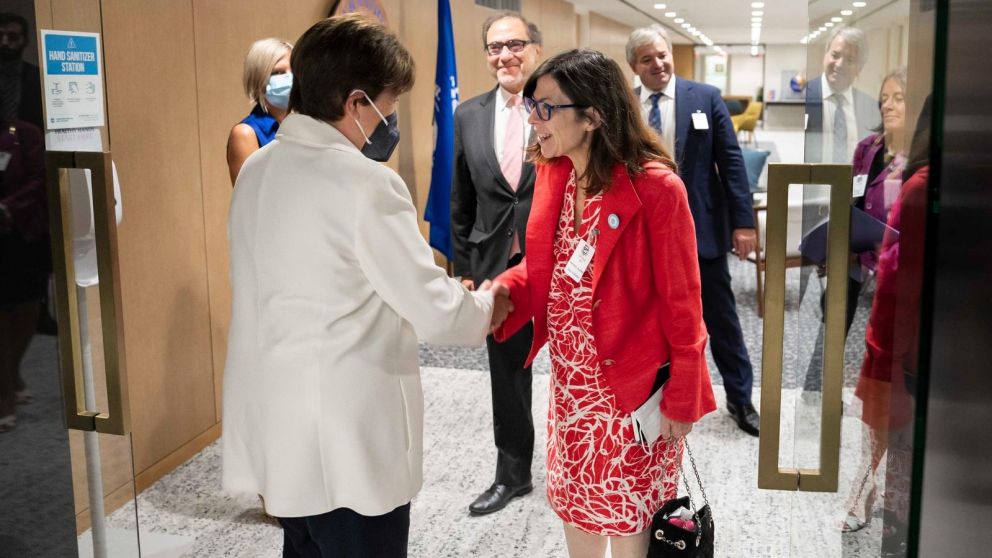 Kristalina Georgieva y Silvina Batakis mantuvieron este lunes un encuentro en la sede del FMI (Gentileza @KGeorgieva/Twitter).
