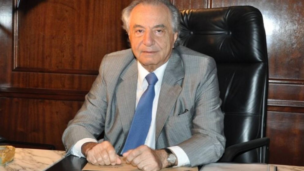 Tras la asamblea de afiliados, la lista "Azul" de Comercio, presentó más de 15 mil avales de cara a la elección de septiembre.