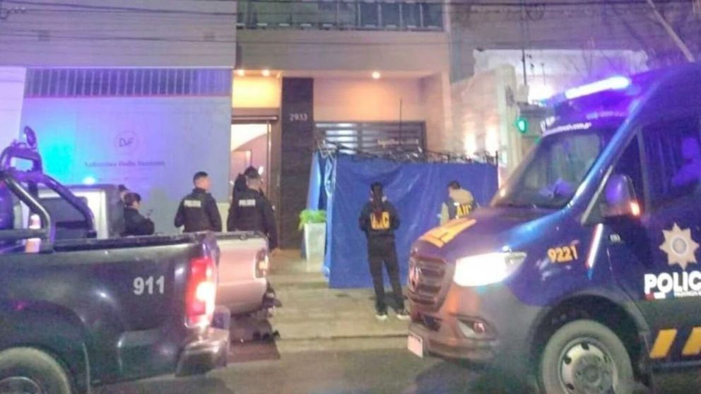 La policía constató el fallecimiento del delincuente. (Gentileza El Litoral).