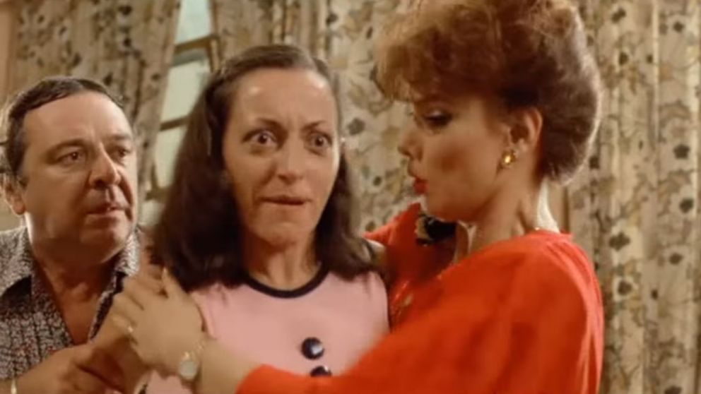 M�nica Villa form� parte del elenco protag�nico de "Esperando la carroza", la pel�cula de Alejandro Doria (Archivo).