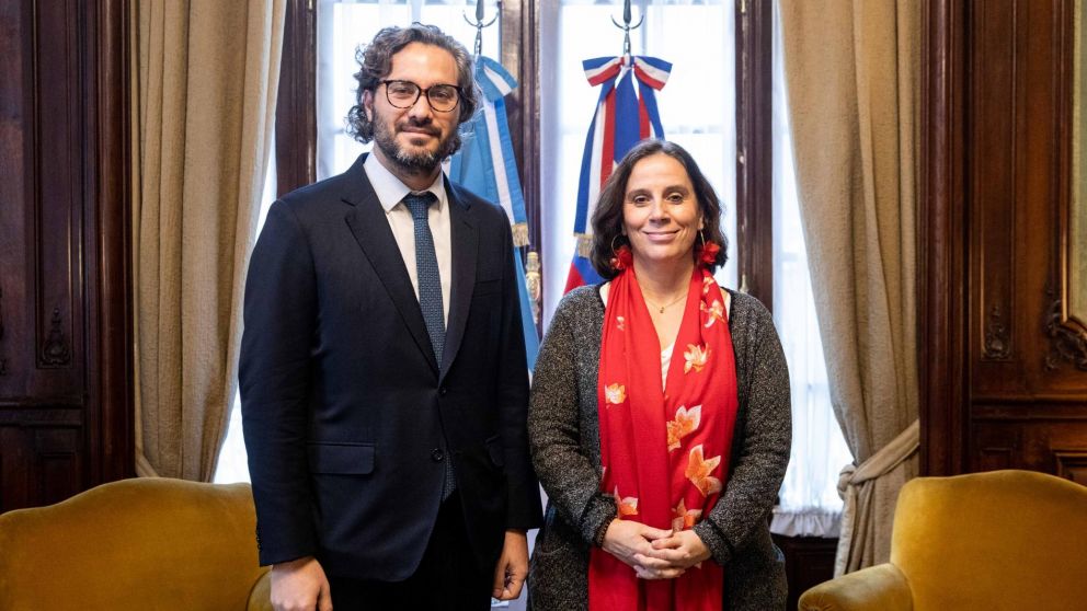 Santiago Cafiero recibió a la canciller chilena Antonia Urrejola y acordaron proyectos conjuntos para el desarrollo de litio.