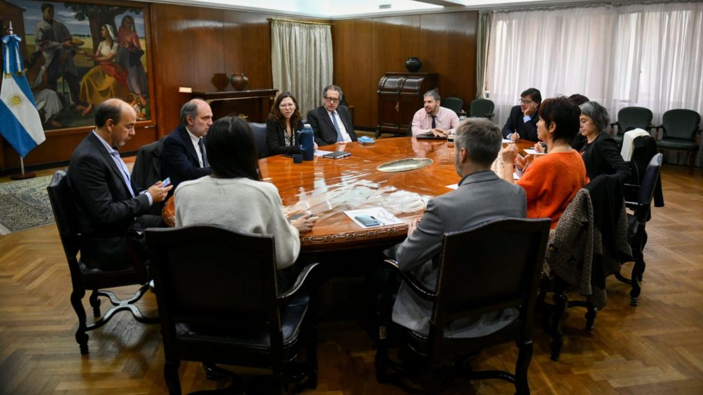 La ministra de Econom�a, Silvina Batakis, se reuni� con su equipo econ�mico y anunci� la medida.