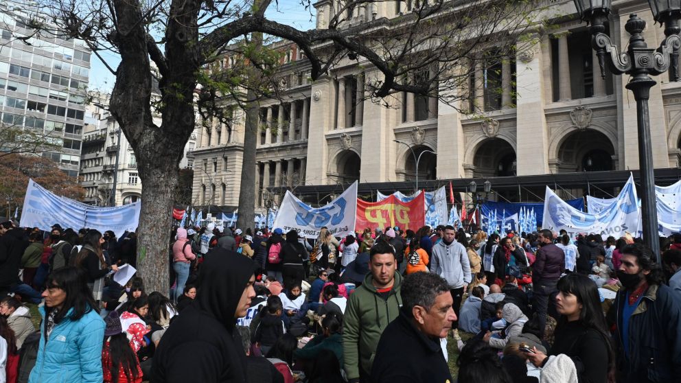 Los manifestantes también pidieron por la libertad de la dirigente social jujeña Milagro Sala (Foto Télam)