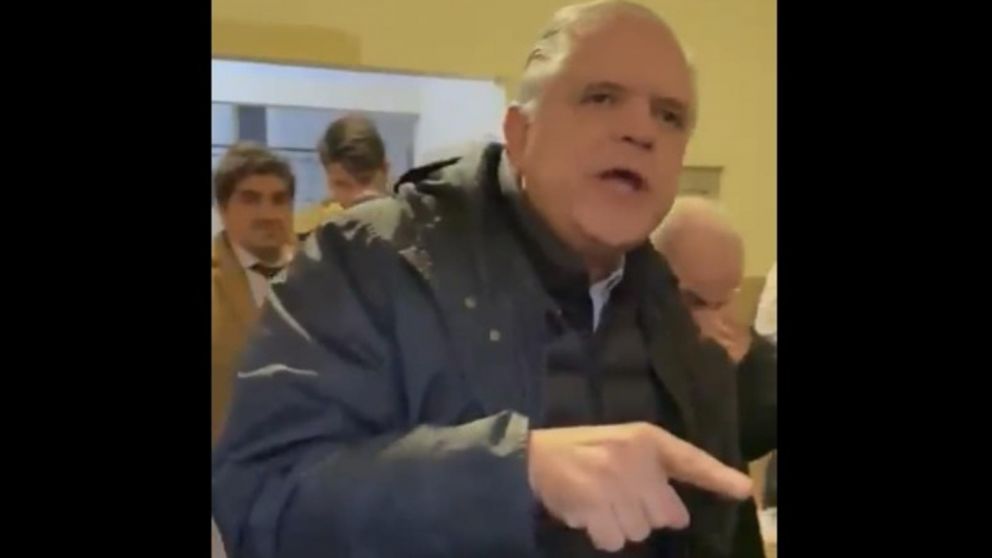 Ricardo López Murphy subió un video a Twitter dando cuenta del episodio que vivió en la Facultad de Derecho de la UBA (Captura de pantalla).