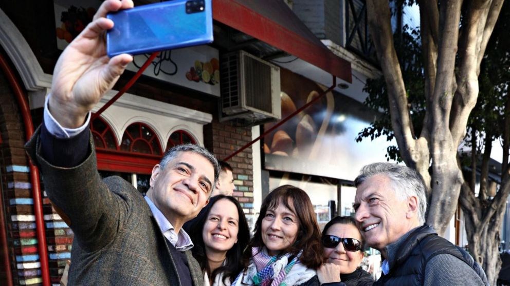 Jorge Macri, junto a su primo Mauricio Macri y Soledad Martínez estuvieron de recorrida en La Lucila.