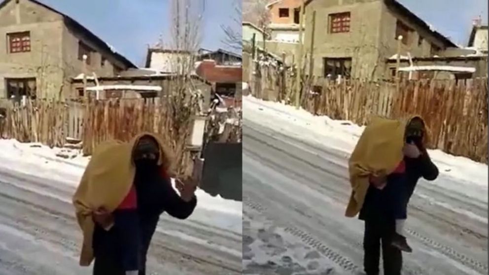 Un vecino llev� en sus brazos a una jubilada al hospital luego de que no fueran a asistirla (Imagen captura v�deo).