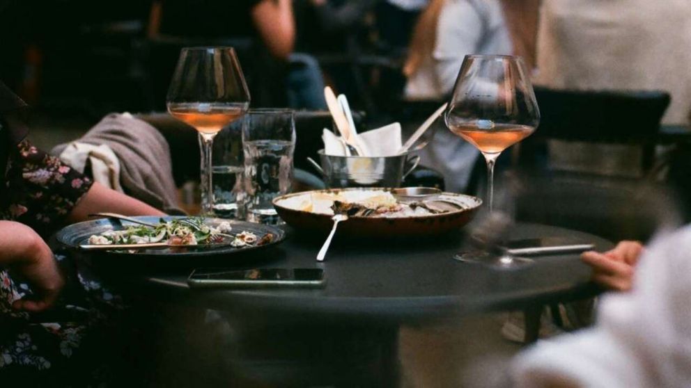 Un cliente se sintió incomodo en un restaurante por un insólito motivo.