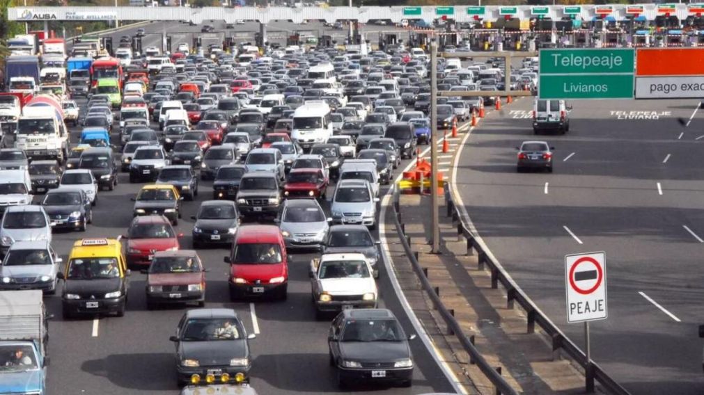 Tránsito congestionado en los accesos a CABA (Imagen ilustrativa).